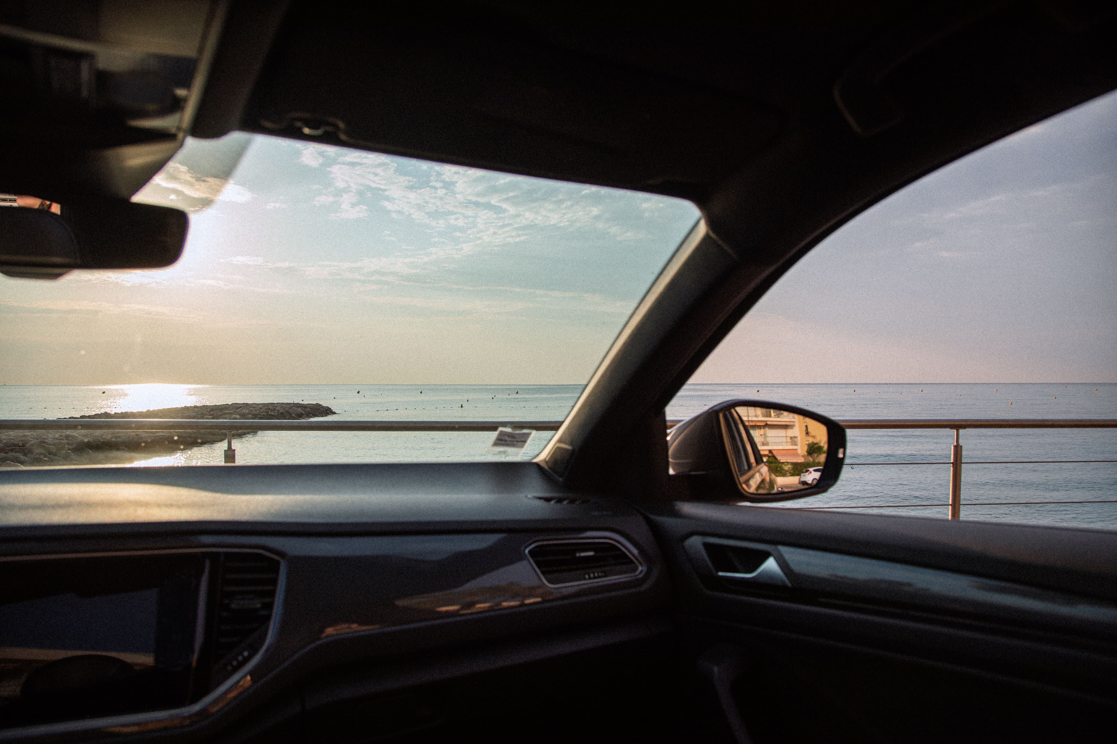Photo de la mer vue de la voiture
